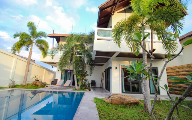 Resona Pool Villa