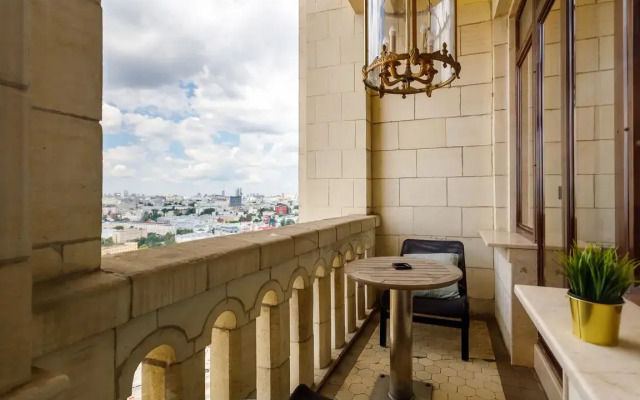Apartamenty  Roskoshnye s Balkonom i Vidom na Kreml'
