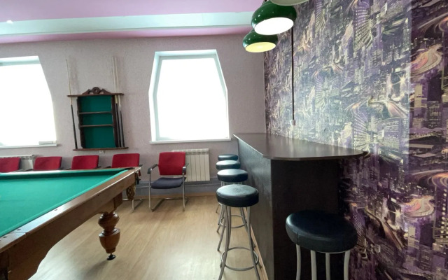 S Bilyyardom i Mangalom Private House