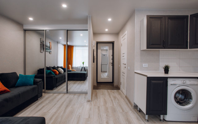 Tolstoy Krasnoarmeyskiy 8 Flat