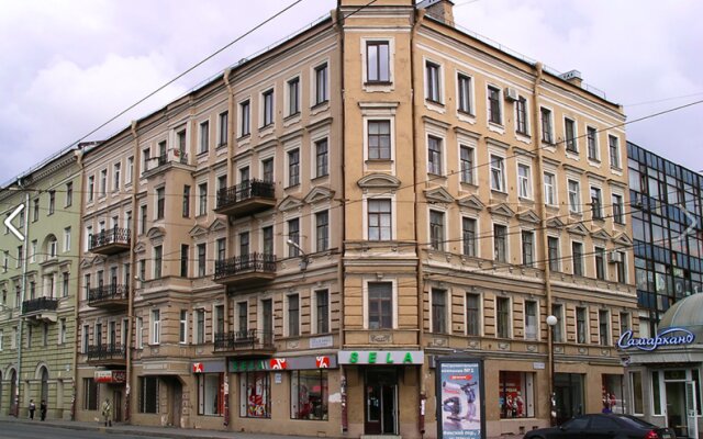 Akademika Lebedeva Apartments