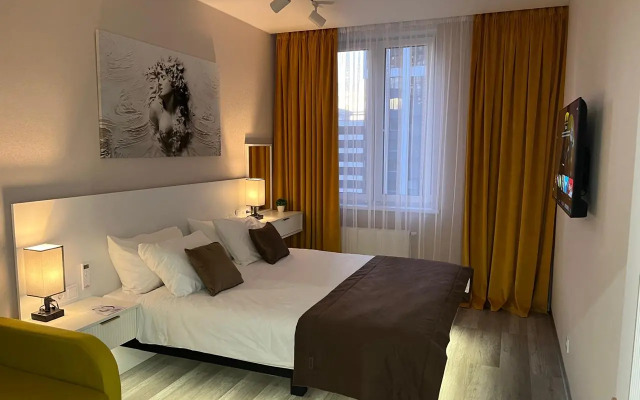 Апартаменты на Аделя Кутуя 100