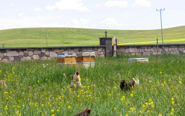 Lake Cildir Lodge Hotel