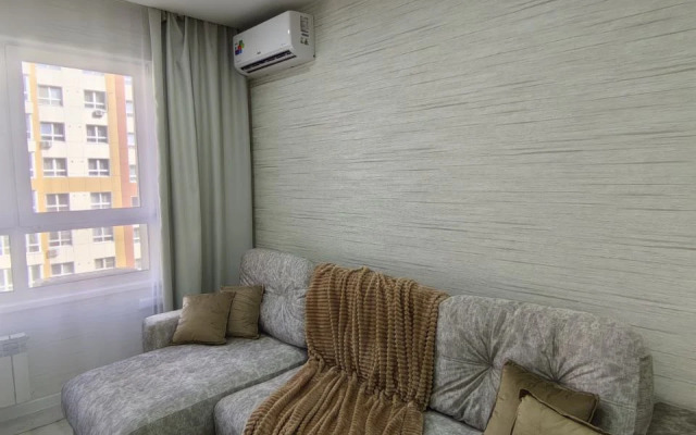 Yevro Ryadom S Aeroportom Flat