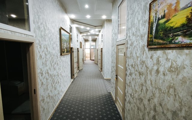 Voyazh Na Naberezhnoy Hotel