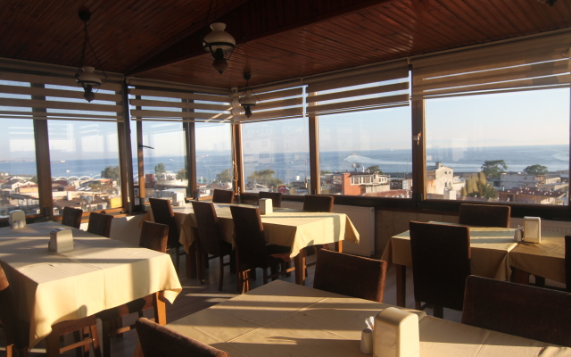 Grand Liza Hotel
