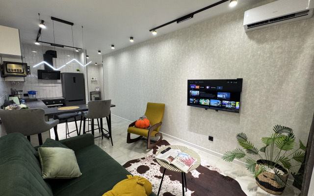 S Dizaynerskim Remontom V Novom Dome Flat