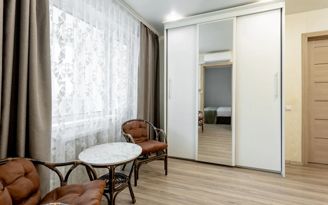 Shikarnaya Trekhkomnatnaya Flat