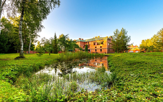 Частный дом в Гатчине с Бассейном и Сауной