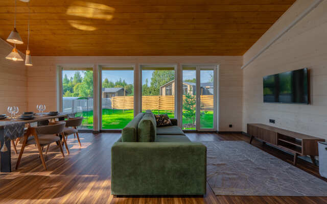 Friends & Family Guest House