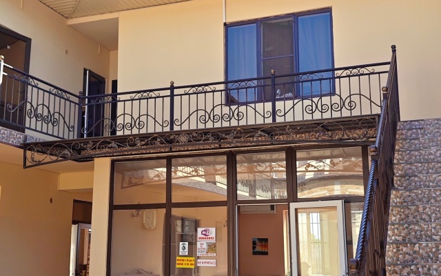 Lora Guest House