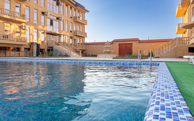 Yuzhny Bereg Hotel