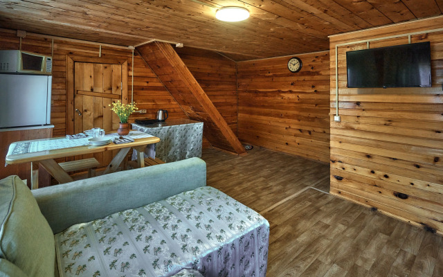 Гостевой дом Летний домик из кедра с баней