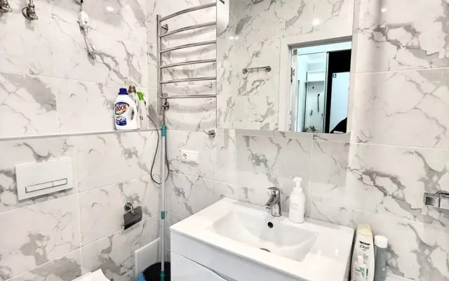 21 V Zhk Raz Dva Tri Flat