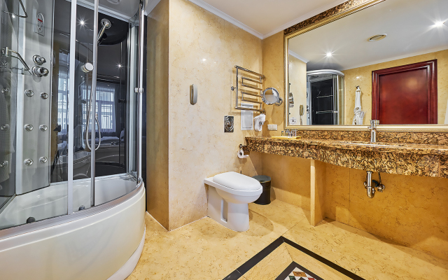 Golden Rooms Hotel