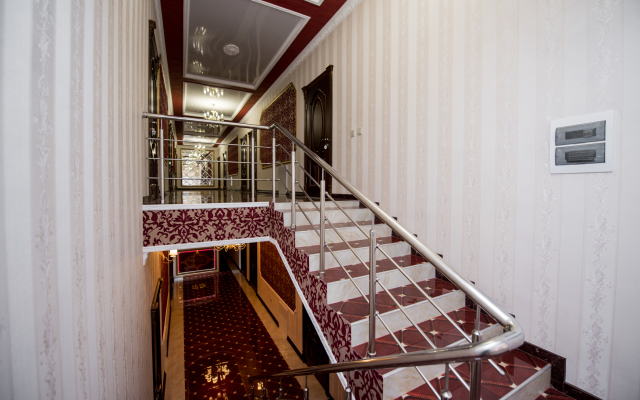 Versal' Guest House