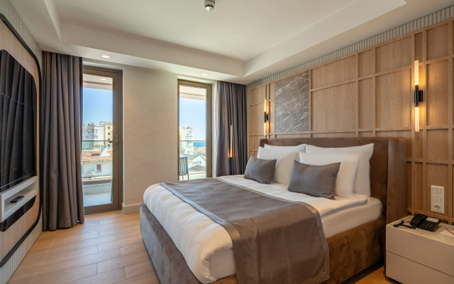 Awen Hotel Lara