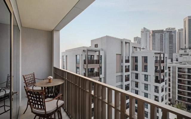 Dune Escape Stylish Poolside Courtyard Retreat Apartments