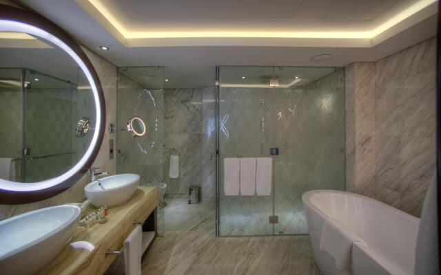 Crowne Plaza Dubai - Deira, an IHG Hotel