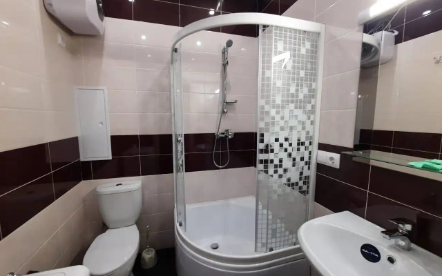 Studiya S Balkonom Na 17 Etazhe Apartments