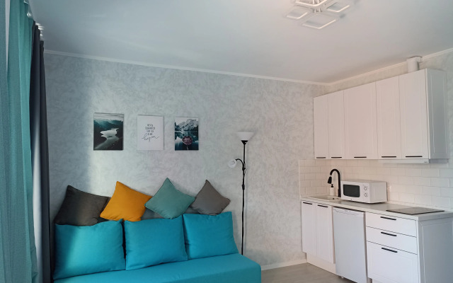 Vidovaya kvartira s oknami na reku Flat