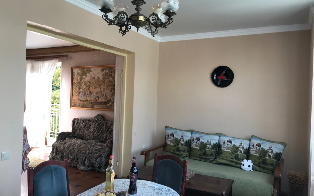 Apartments 4-Kh Komnatnye V Tsentre Sukhuma