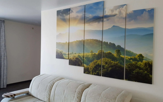 Квартира двухкомнатная на проспекте 100-летия Владивостока 46