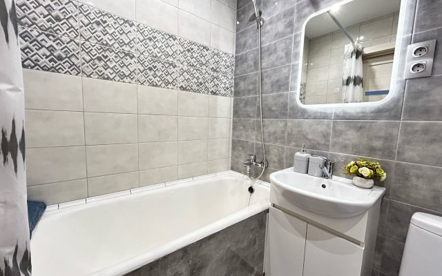 Апартаменты Октябрьской Революции 28