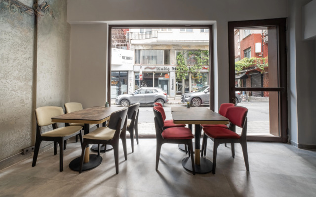 Smart and Simple Hotel Karakoy
