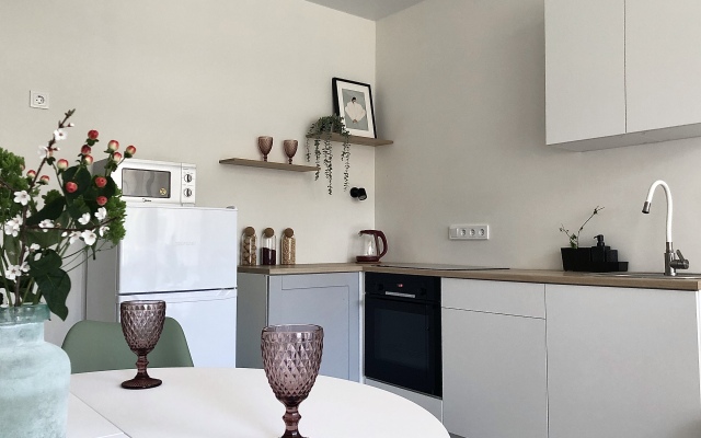 Prostornye s Vidom na Goryi Apartments