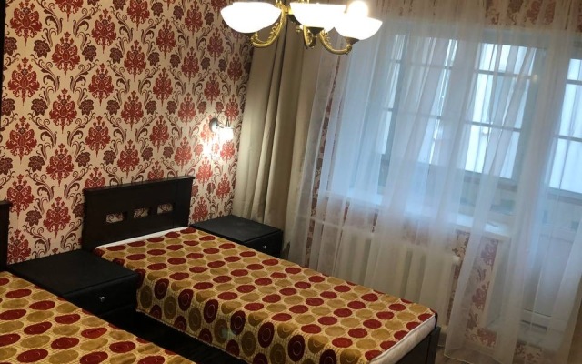 3 Komnatnaya Kvartira Dlya Bolshoy Kompanii Flat