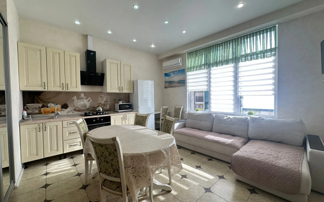 Sovremennaya Kvartira S Vidom Na More Flat 2