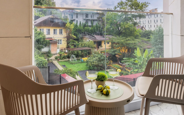 Квартира С бассейном на территории МореСолнцеАпарт