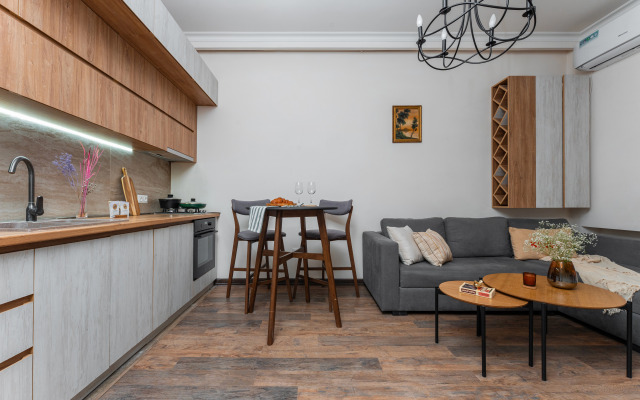 Keygo #0158 1 Spalnya, Balkon, v Tsentre Goroda Apartments