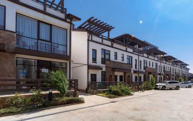 Apartments Mandarin Park