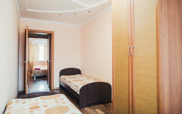 Apart Inn Spartaka 18 / 3-Komnatnye / 4 Etazh Apartments