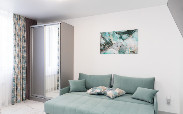 Апартаменты-студия 30 кв.м. с двуспальным диваном и панорамной зоной, 16 этаж