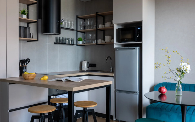 Elegantnost i Komfort s Krasivym Vidom na More i Gory Apartment