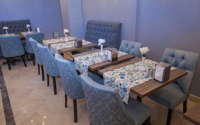Raymond Blue Hotel
