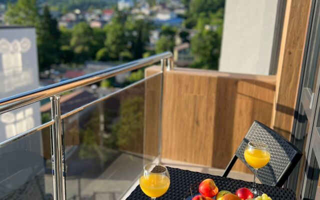 3kh mestnaya studiya studiya s balkonom i basseynom Apartments