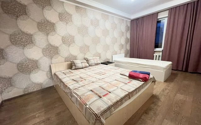 Na Ulitse Bratyev Zhabrovykh 3 Flat