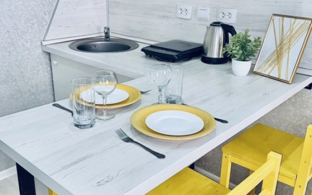 Студия Лимон возле парка и лебединого озера