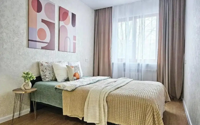 Dvukhkomnatnaya Kvartira S Dizaynerskim Remontom Na Gudovantseva 51 Flat