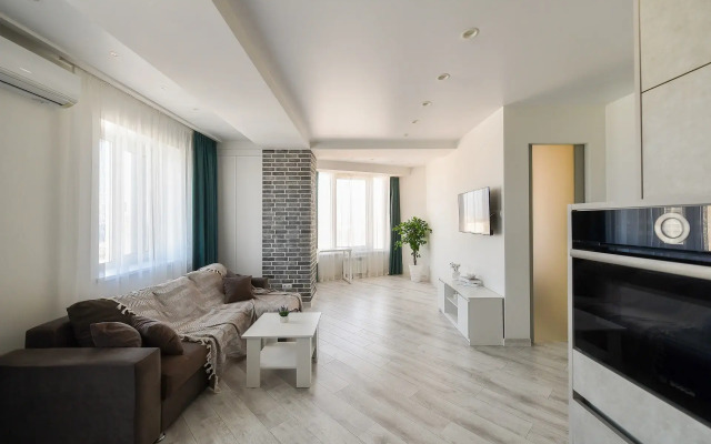 Na Ulitse Tolstogo 40a Flat