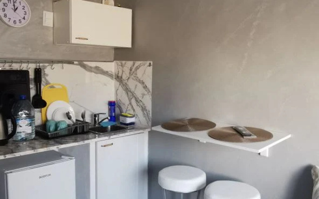 Uyutnaya studiya u metro Chertanovskaya Apartments
