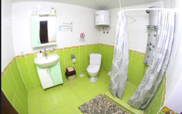 V Gostevom Dome ochag Living quarters