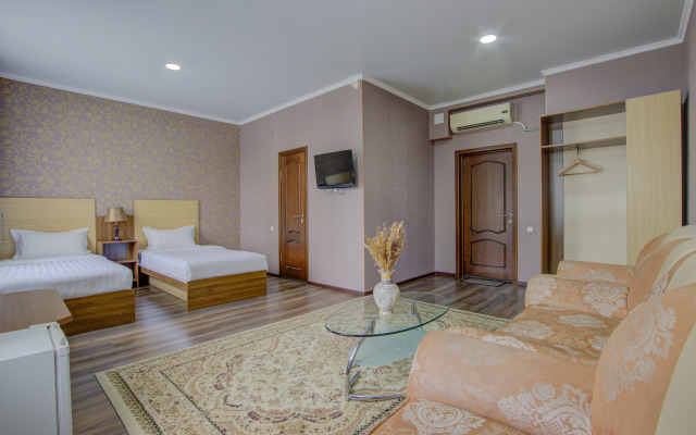 Shah Palace Hotel
