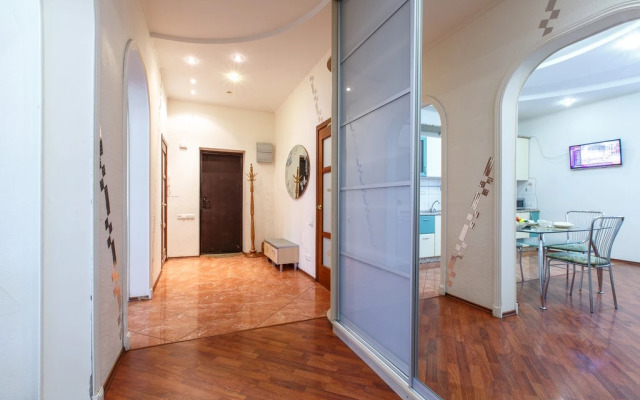 Квартира от Компании Хоум Отель на Степана Разина 154