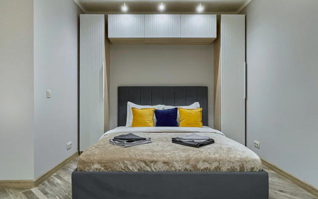 Квартира Уютная и Стильная Студия с Кондиционером в Доме Бизнес-Класса