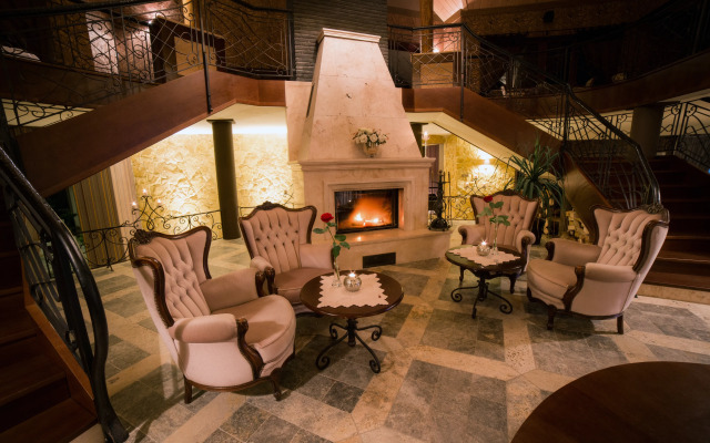 Отель Korona Park Klewinowo